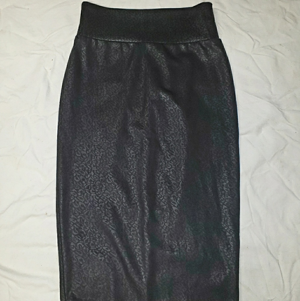 Black 2b bebe pencil skirt
